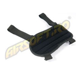 FOREARM PROTECTION SET WITH METAL INSERT