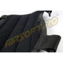 FOREARM PROTECTION SET WITH METAL INSERT